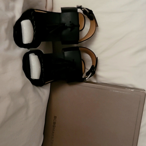 BCBGMAXAZRIA - Picture 1 of 5